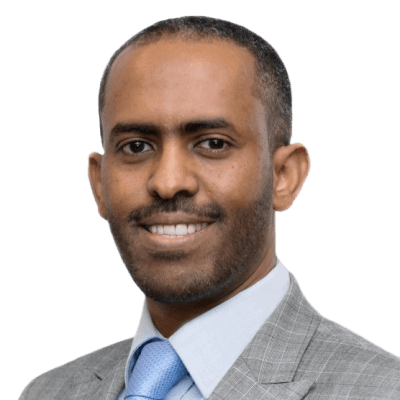 دكتور احمد ابراهيم   متخصص في جراحة عمود فقري